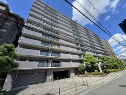 リビングコメント１ ●伏見板橋エリア●5階部分角住戸●2面バルコニー●ペット飼育可能（規約有）
