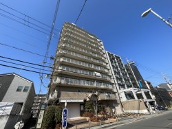 リビングコメント１ 【伏見南浜エリア】2017年大規模リフォーム済◎南東角部屋！！京阪特急停車駅『中書島』まで徒歩2分の駅近マンション★