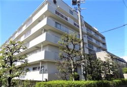 リビングコメント１ 【伏見南浜エリア】令和8年4月リフォーム済◎三方角住戸で陽当たり・通風・眺望良好！！3WAYアクセス利用可能◎