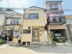 リビングコメント１ 【伏見南浜エリア】
●南向きバルコニー●日当たり◎●閑静な住宅地●最寄り駅まで徒歩10分以内