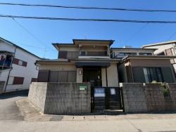 リビングコメント１ 【桃山南エリア】解放感のある南西角地★閑静な住宅街！！
京阪宇治線『桃山南口』駅まで徒歩9分の駅近！！