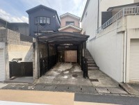 リビングコメント１ 【桃山東エリア】駐車1台可能！カーポート付きです★近隣小学校まで徒歩約5分以内◎