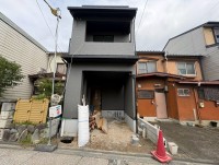 リビングコメント１ 【伏見南浜エリア】京阪本線特急停車駅『中書島』まで徒歩4分の駅近★宅配ボックス・駐車スペース有◎南向きで陽当り良好◎